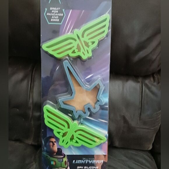 3 for 26 - 3pcs Silicone Breakfast Molds Disney Pixar Lightyear - Picture 4 of 4